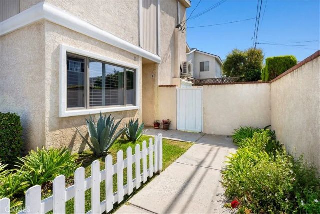 2400 Voorhees 4, Redondo Beach, CA 90278