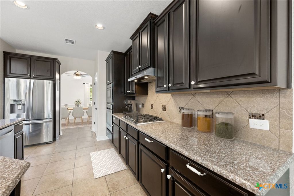 Image 12 of property listing at 1014 Easton Drive, San Marcos, TX 78666