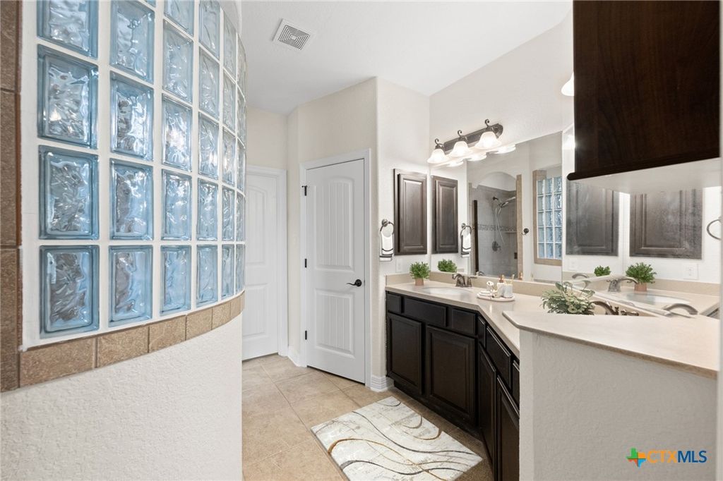 Image 17 of property listing at 1014 Easton Drive, San Marcos, TX 78666