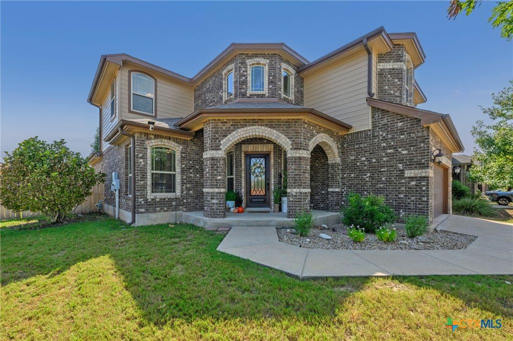Image 4 of property listing at 1014 Easton Drive, San Marcos, TX 78666