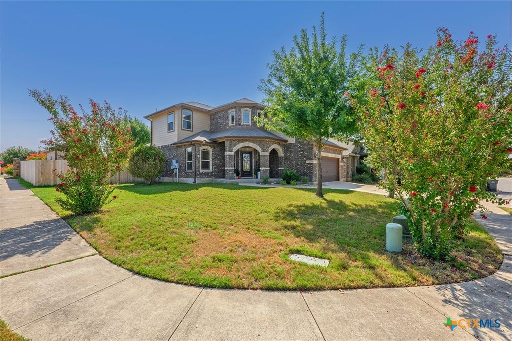 Image 5 of property listing at 1014 Easton Drive, San Marcos, TX 78666