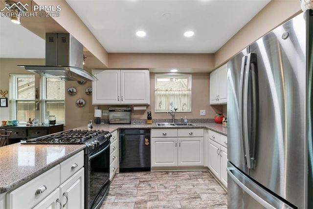 4534 Winewood Village Drive, Colorado Springs, CO 80917