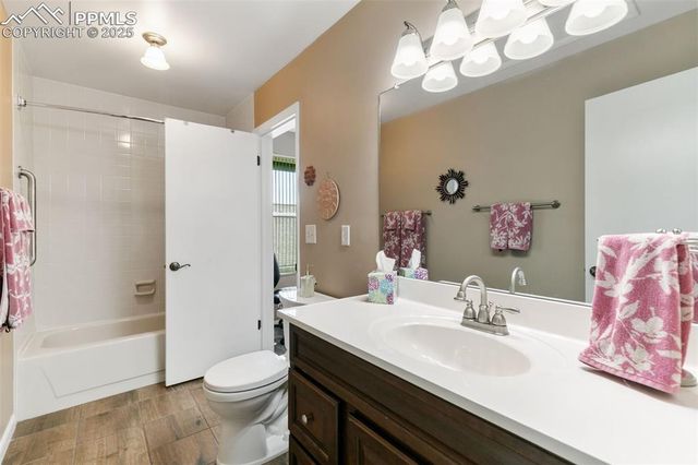 4534 Winewood Village Drive, Colorado Springs, CO 80917