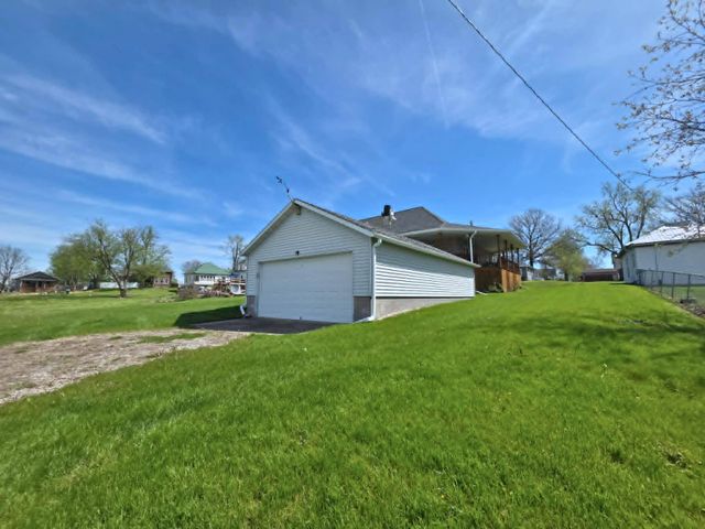 811 N Main Street, Chariton, IA 50049