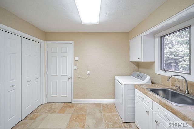 3669 S Holmes Avenue, Idaho Falls, ID 83404