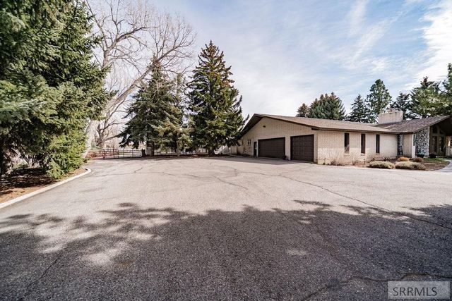 3669 S Holmes Avenue, Idaho Falls, ID 83404