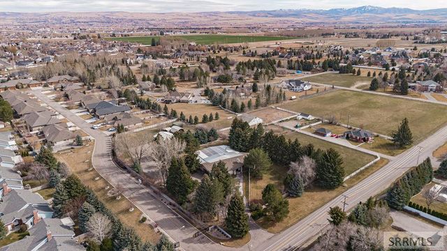 3669 S Holmes Avenue, Idaho Falls, ID 83404