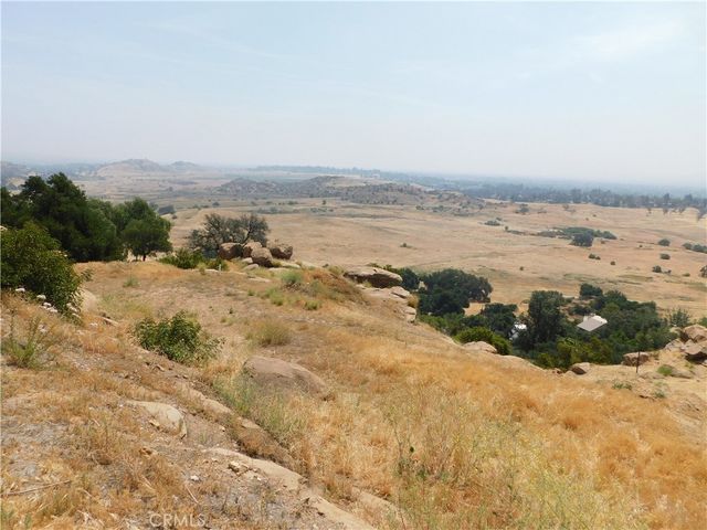 8740 AZUL Drive, West Hills, CA 91304