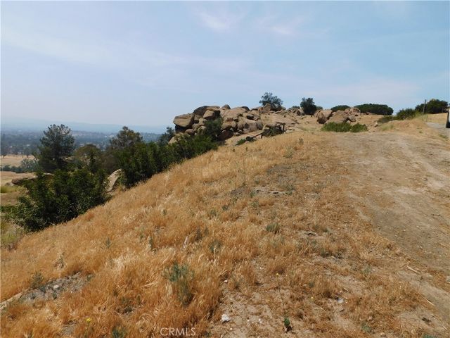 8740 AZUL Drive, West Hills, CA 91304