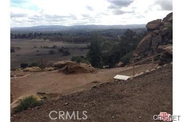 8740 AZUL Drive, West Hills, CA 91304