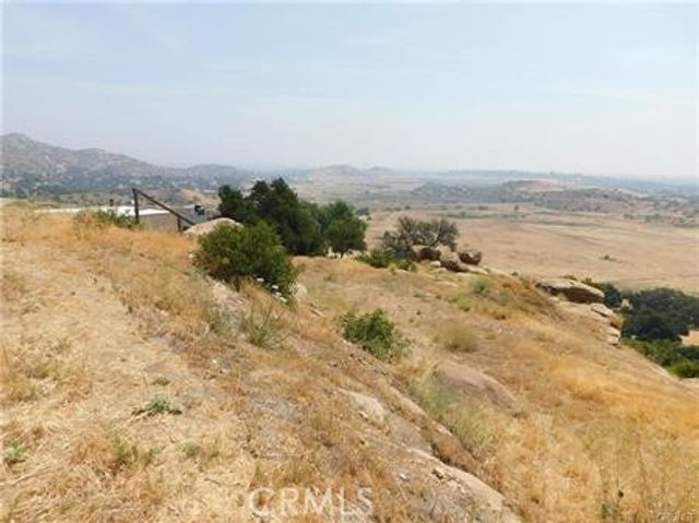 8740 AZUL Drive, West Hills, CA 91304