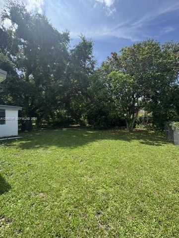 4130 SW 25th St, West Park, FL 33023