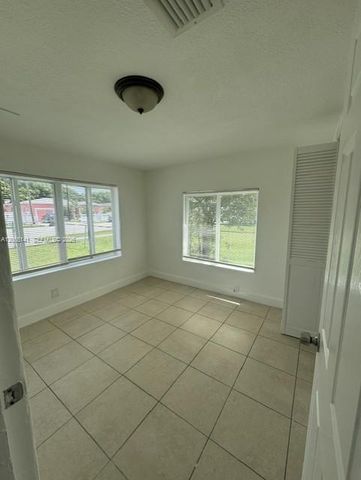 4130 SW 25th St, West Park, FL 33023