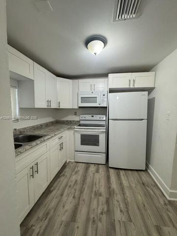 4130 SW 25th St, West Park, FL 33023