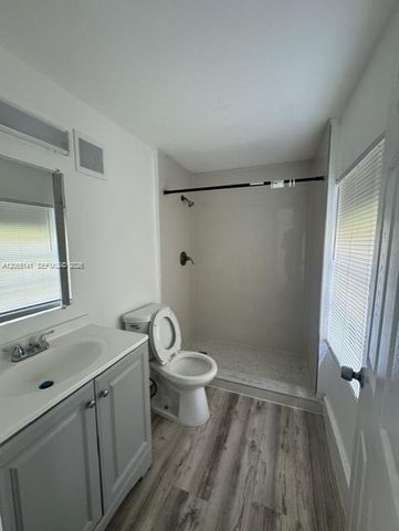 4130 SW 25th St, West Park, FL 33023