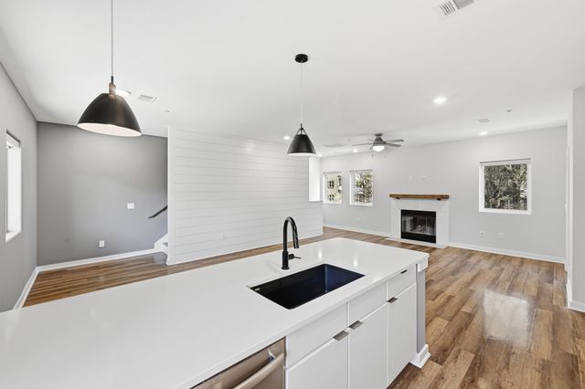 5924 S Congress Ave 63S, Austin, TX 78745