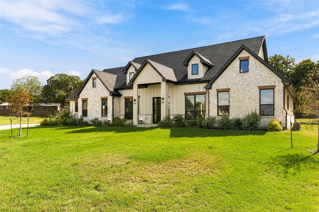 5832 Grey Wolf Court, Fort Worth, TX 76140 — photo 4