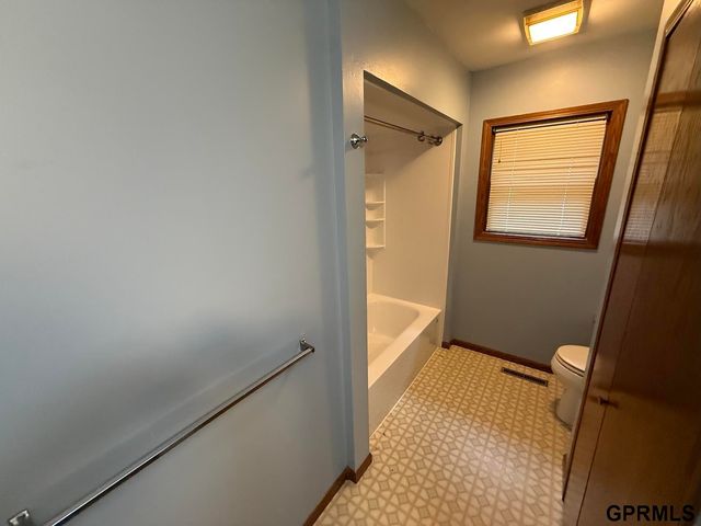 300 N King Street, Cedar Bluffs, NE 68015
