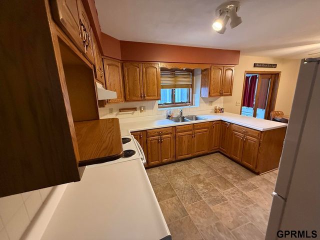 300 N King Street, Cedar Bluffs, NE 68015