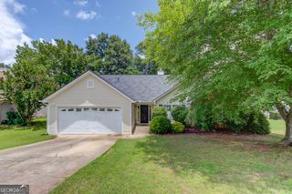 949 Harbins Pass Drive, Dacula, GA 30019