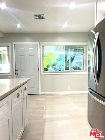 624 N TOLUCA PARK Drive E, Burbank, CA 91505