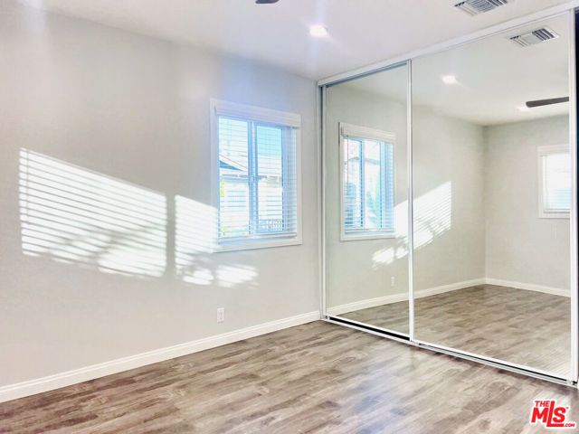 624 N TOLUCA PARK Drive E, Burbank, CA 91505
