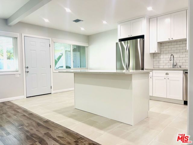 624 N TOLUCA PARK Drive E, Burbank, CA 91505