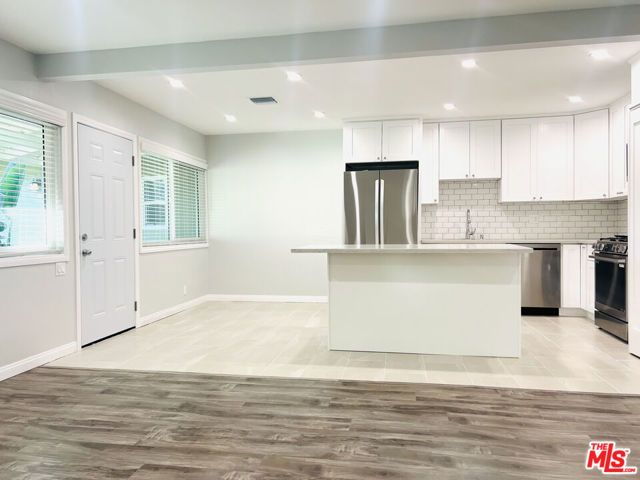 624 N TOLUCA PARK Drive E, Burbank, CA 91505