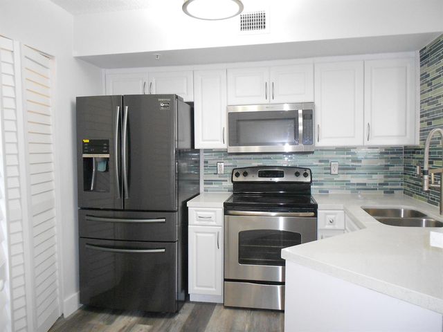 1000 Scotia Drive 304, Hypoluxo, FL 33462