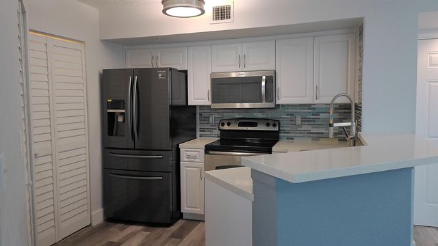 1000 Scotia Drive 304, Hypoluxo, FL 33462