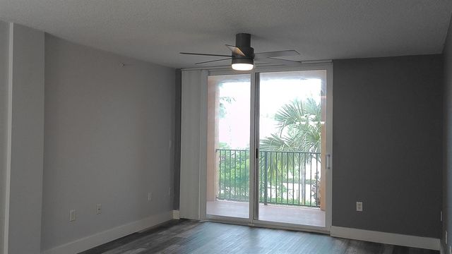 1000 Scotia Drive 304, Hypoluxo, FL 33462