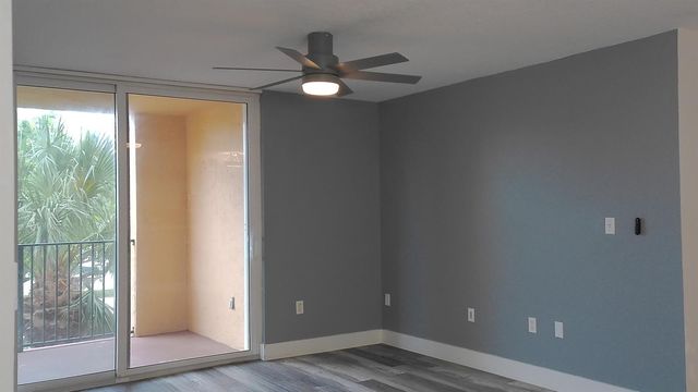 1000 Scotia Drive 304, Hypoluxo, FL 33462