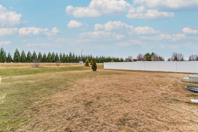 2490 Olivia Court, Wauconda, IL 60084