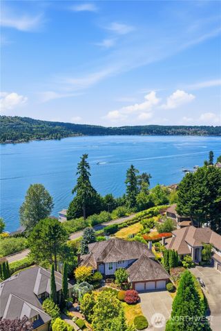 4123 205 Avenue SE, Sammamish, WA 98075