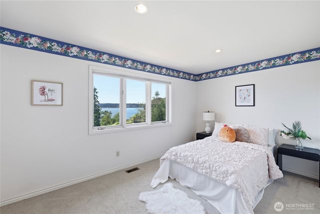 4123 205 Avenue SE, Sammamish, WA 98075