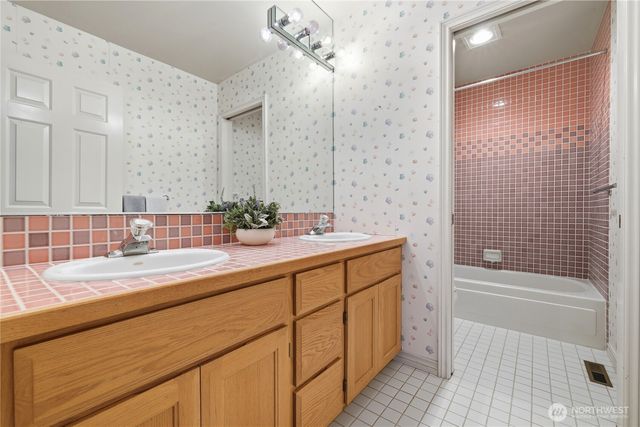 4123 205 Avenue SE, Sammamish, WA 98075