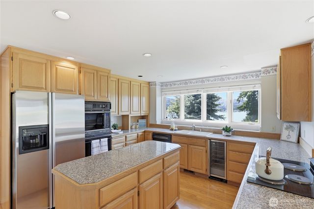 4123 205 Avenue SE, Sammamish, WA 98075