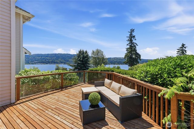 4123 205 Avenue SE, Sammamish, WA 98075