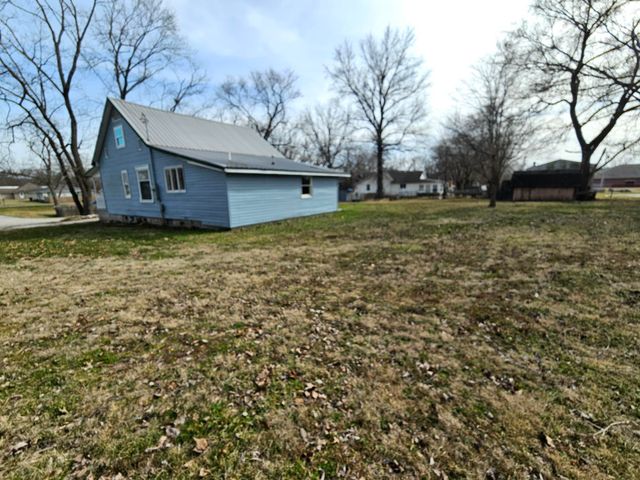 105 Beeman Street, Pineville, MO 64856