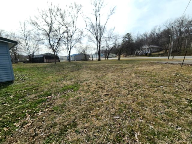 105 Beeman Street, Pineville, MO 64856