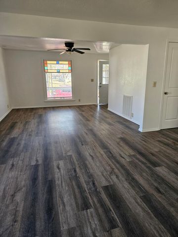 105 Beeman Street, Pineville, MO 64856