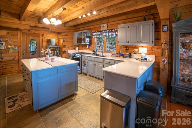 4021 & 4022 Johns River Road, Morganton, NC 28655