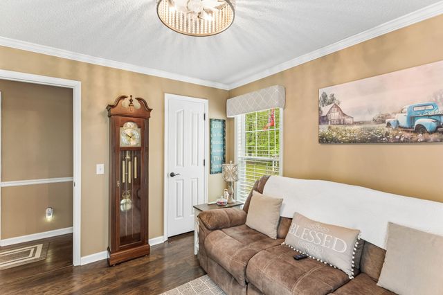 40 Lentz Rd, Summertown, TN 38483
