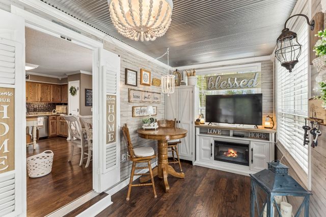 40 Lentz Rd, Summertown, TN 38483