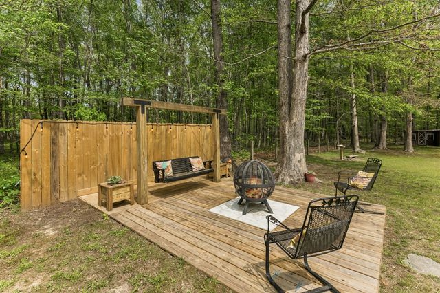 40 Lentz Rd, Summertown, TN 38483