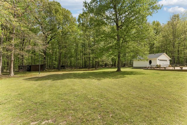 40 Lentz Rd, Summertown, TN 38483