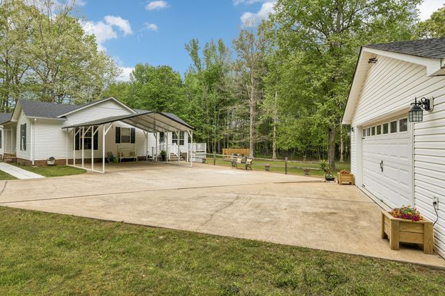 40 Lentz Rd, Summertown, TN 38483