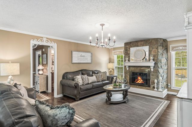 40 Lentz Rd, Summertown, TN 38483