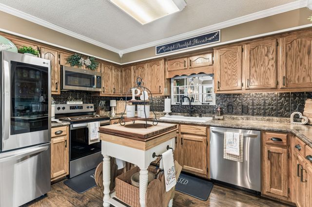 40 Lentz Rd, Summertown, TN 38483