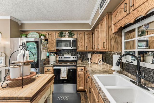 40 Lentz Rd, Summertown, TN 38483